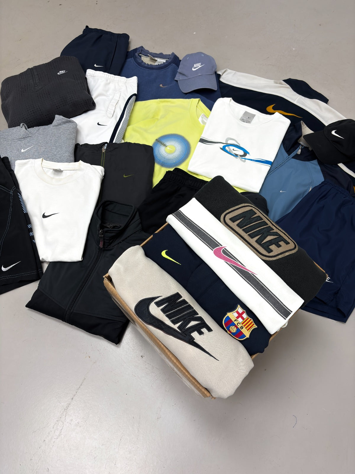 NIKE & RALPH LAUREN BOX 10KG