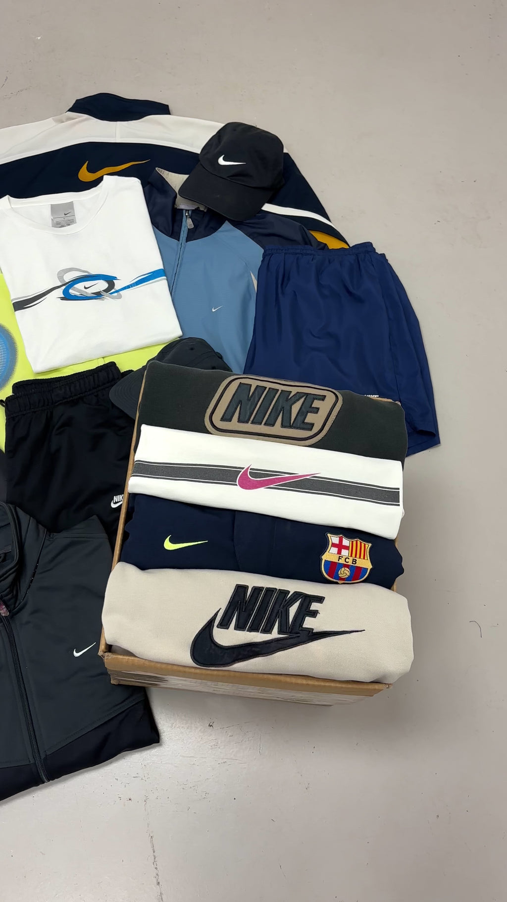 NIKE RESELLER BOX 10KG